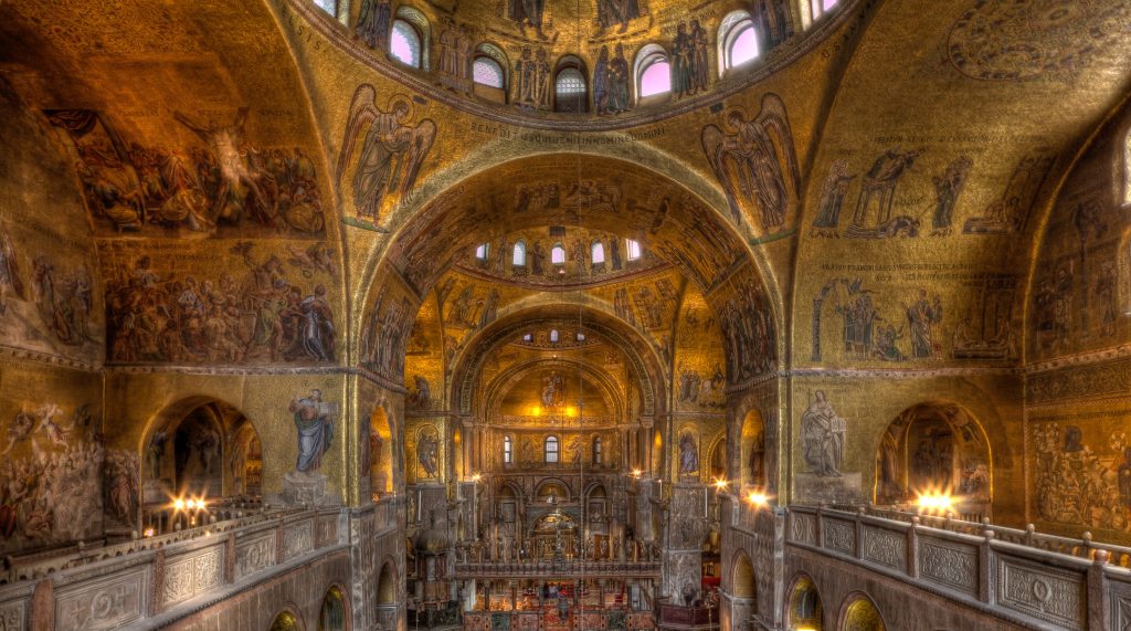 Vue intérieure de la basilique Saint-Marc de Venise, Italie, XIIIe siècle, © Wikimedia Commons.