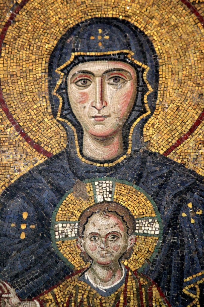 Mosaïque de la Vierge hodigitria, panneau des Comnènes, galerie sud, mosquée Ayasofya, Istanbul, Turquie, vers 1122, © P. Deliss / Godong.